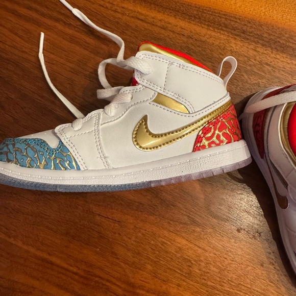 Jordan 1 Mid SS TD white / metallic gold sneakers - Picture 4 of 7